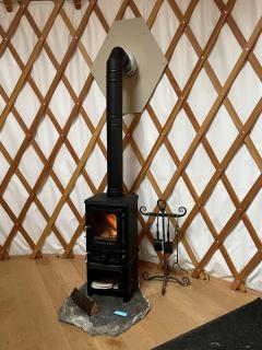 Amazing Romantic Yurt with Spectacular Landscape Views in Oregon - 9