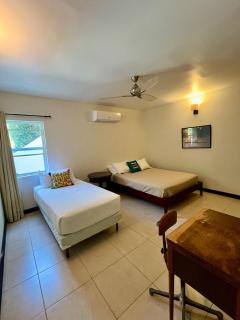 Sunset Moon - Modern 2 Bedroom Apartment with Sea Views near Hermitage Bay - 7