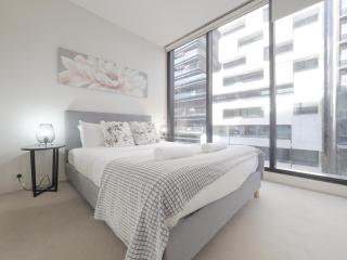 South Yarra Signature 2br2ba With Free Parking - 7