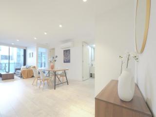 South Yarra Signature 2br2ba With Free Parking - 3