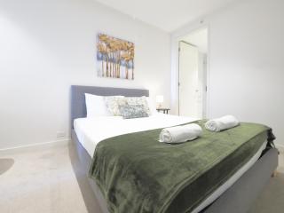 South Yarra Signature 2br2ba With Free Parking - 4