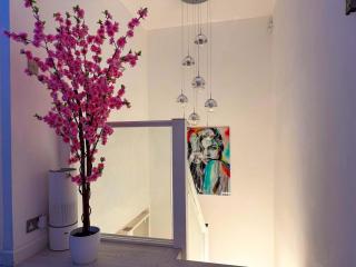 Modern 3-Bed Designer Home with Private Cinema - 6