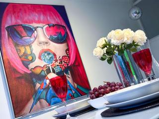 Modern 3-Bed Designer Home with Private Cinema - 1