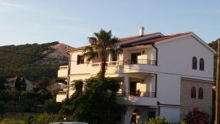 Gemütliche Erdgeschossferienwohnung Mit Balkon - 1