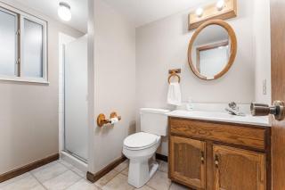 Steps to Lake Mcintosh, Basement 1BR - 4