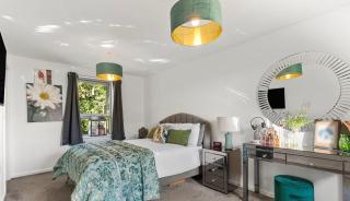 Spacious 4 Bed house Perfect for Contractors-Relocators - 3