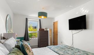 Spacious 4 Bed house Perfect for Contractors-Relocators - 1