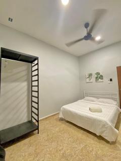 Grey House Cozy 3BR near Pantai Cenang - 4