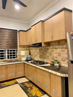 Grey House Cozy 3BR near Pantai Cenang - 2