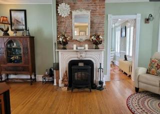 The Hamilton Harbor House - 1