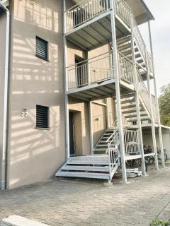 3-Zimmer-Apartment mit Terrasse, 5 Min zu Bahn & Shops - 5