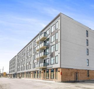 Skye Hotel & Residences, BW Signature Collection - 0