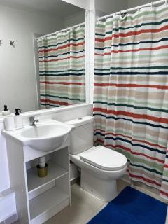 2 habitaciones 1 baño- a pasos de restaurantes centros comerciales - 3