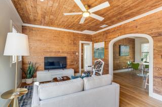 Walk to Downtown Tyler! Updated Historic Apt - 6