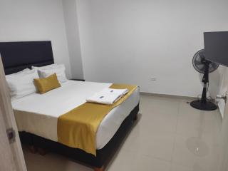 Habitacion con baño privado , comodida - 2