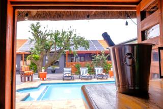 The Hemingway House 14-family Pool - 1