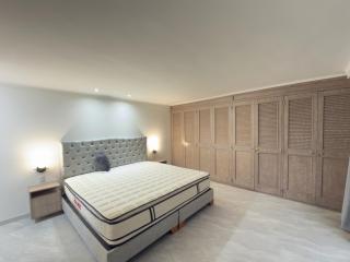 3br 240 M Ac Pool El Tesoro - 1