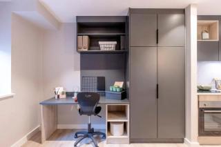 Bright & Spacious Mid-Level Studio Plus at Briggate Studios - 8