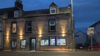 The Cassillis Hotel - Smart Self Check-in Hotel & Bar - 1