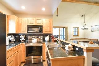 Twin Elk Lodge Lodgepole Condo: Ski In, Stroll To Main St - 2