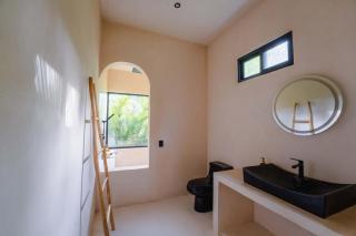 Modern Luxury Villa with Large Pool - BBQ grill - 2