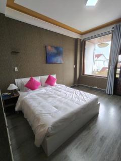 Royal Hotel & Spa Hoi An - 8
