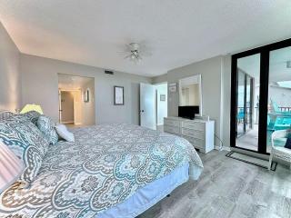 Pelican Walk 305 - 7