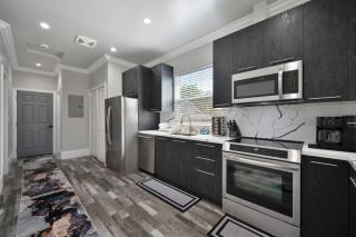 Walk to UC Davis Medical Center! Duplex with Patio - 6