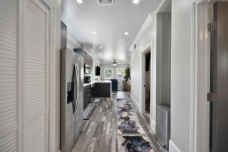 Walk to UC Davis Medical Center! Duplex with Patio - 1