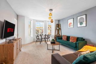 Queens Cove with Seaviews By My Getaways - 2