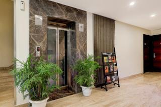 Super Townhouse Hotel Sec- 54 Golf Course Road - 4