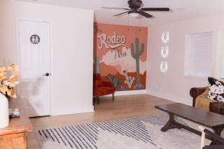 The Rodeo House - Near Rodeo Arena - 2