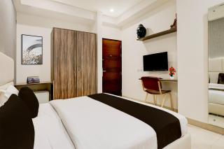 Super Townhouse Hotel Sec- 54 Golf Course Road - 2