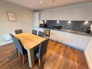 The Urban Nest - King Bed, Walk to C-centre - 4