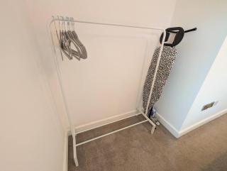 The Urban Nest - King Bed, Walk to C-centre - 2