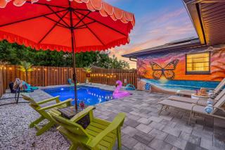 Saltwater Siesta Game Room Pool Mini Golf - 0