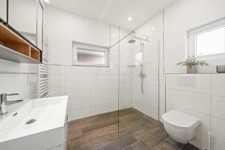 Susanne, zentrales Ferienhaus mit 2 Schlafzimmern, Terrasse, Hund willkommen! - 5