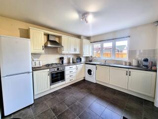 3-Bedroom New Build House with Parking, Garden & Transport Links - Leicester - 2