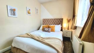 3-Bedroom New Build House with Parking, Garden & Transport Links - Leicester - 4