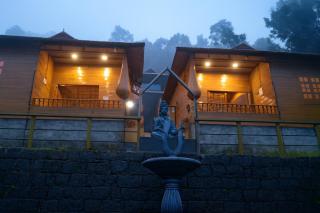 HolidayZ by Stayz Royale in Yercaud - Misty Woody Stay - 6