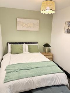 Modern Bletchley home with stylish decor - 1