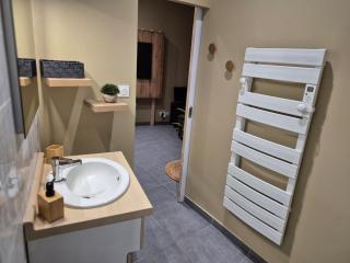 Terrasse couverte et BBQ - Petite maison cosy - 1