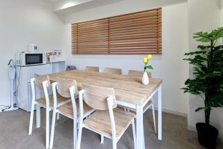 道頓堀 Dotonbori 1stop, USJ 23m, KIX 50m, 5m to Stn - XS28 - 0