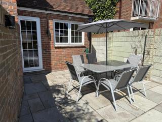 Riverside Retreat near Historic Westgate Towers - 6