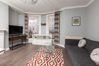 Stylish 4 BDR Coastal Escape - 1