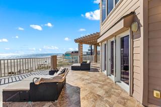 Steps to Sand! Group-Friendly Galveston Beach Home - 9