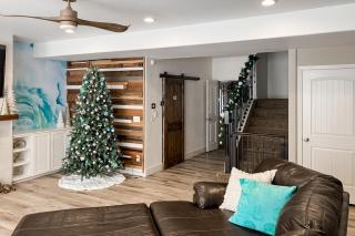 Paw and Peak Lodge - 2