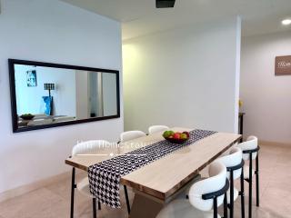 Imperia Condo Near Legoland 2BR 4Bath 5pax - 6