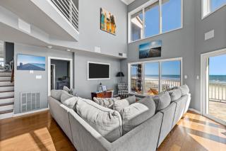 Oceanfront Galveston Beach House Steps to Sand! - 6