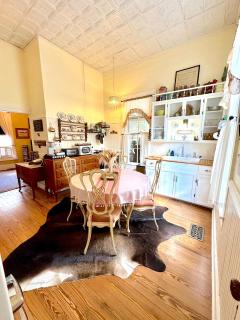 Circa 1900 - Historic - Romantic - Private - Pond - Fenced Yard - The Cottage at Chappell Hill - 8